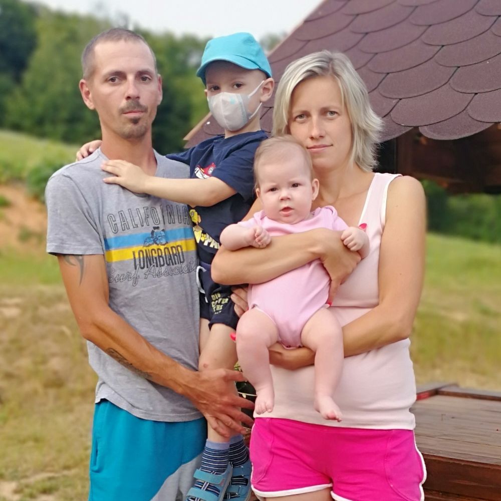Tonda s rodiči a sestrou Maruškou, červenec 2019