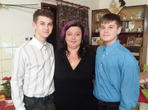Milan s maminkou a bratrem před onemocněním (prosinec 2018)