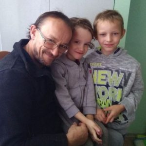 Táta ji nosí denně v&nbsp;náruči po schodech&nbsp;-&nbsp;příběh Lucinky