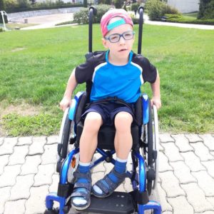 Předčasné narození ovlivnilo šestiletému Františkovi celý život