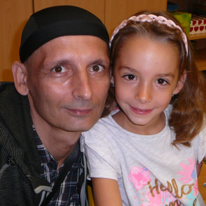 Energii a&nbsp;sílu bojovat mi dodávala touha vidět dcery vyrůstat – příběh pana Rudolfa