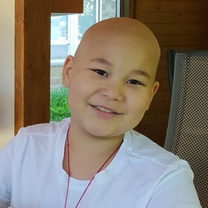 Od stanovení diagnózy strávila téměř 7 měsíců hospitalizovaná v nemocnici – Zoe se potýká s leukémií