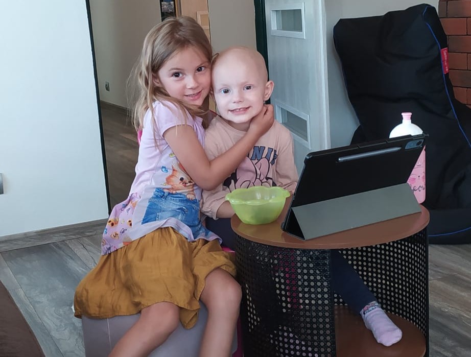 Klaudinka se sestřičkou