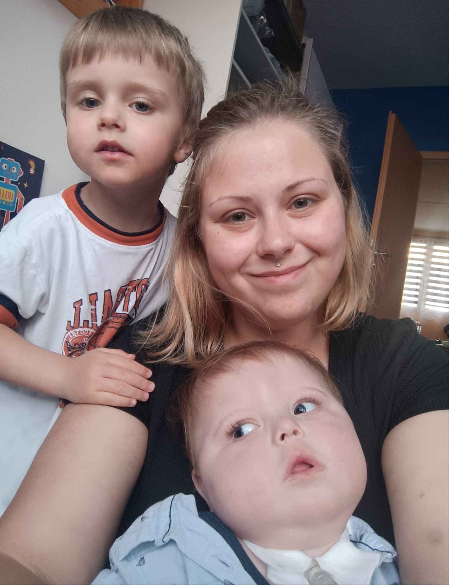 Jiřík s maminkou a bráškou