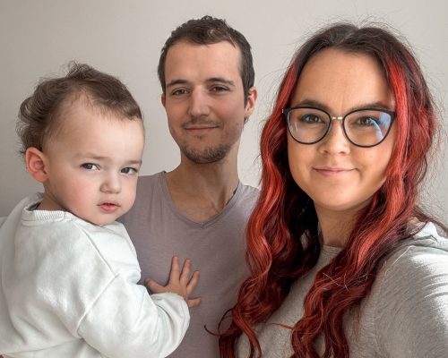 Pan Dennis s manželkou a synem