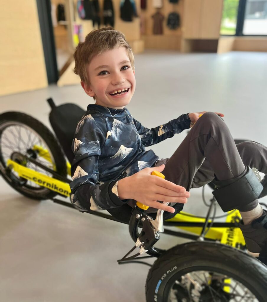 Fotografie Sebastiana na speciálním kole