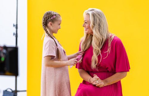 2025_zakulisi_Lucie Lucie Borhyová a Melinka při natáčení spotu