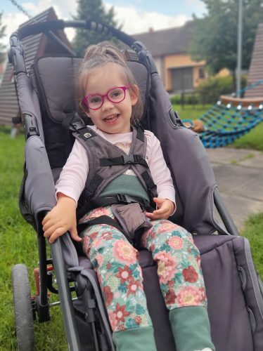 Adélka na vozíčku