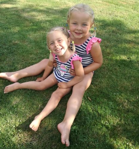 Amálka s dvojčetem Eliškou